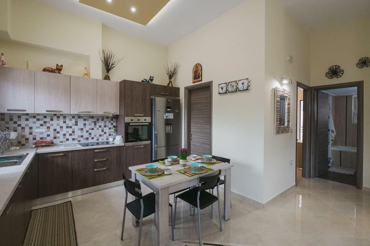 Spacious Home With Parking 干尼亞 外观 照片