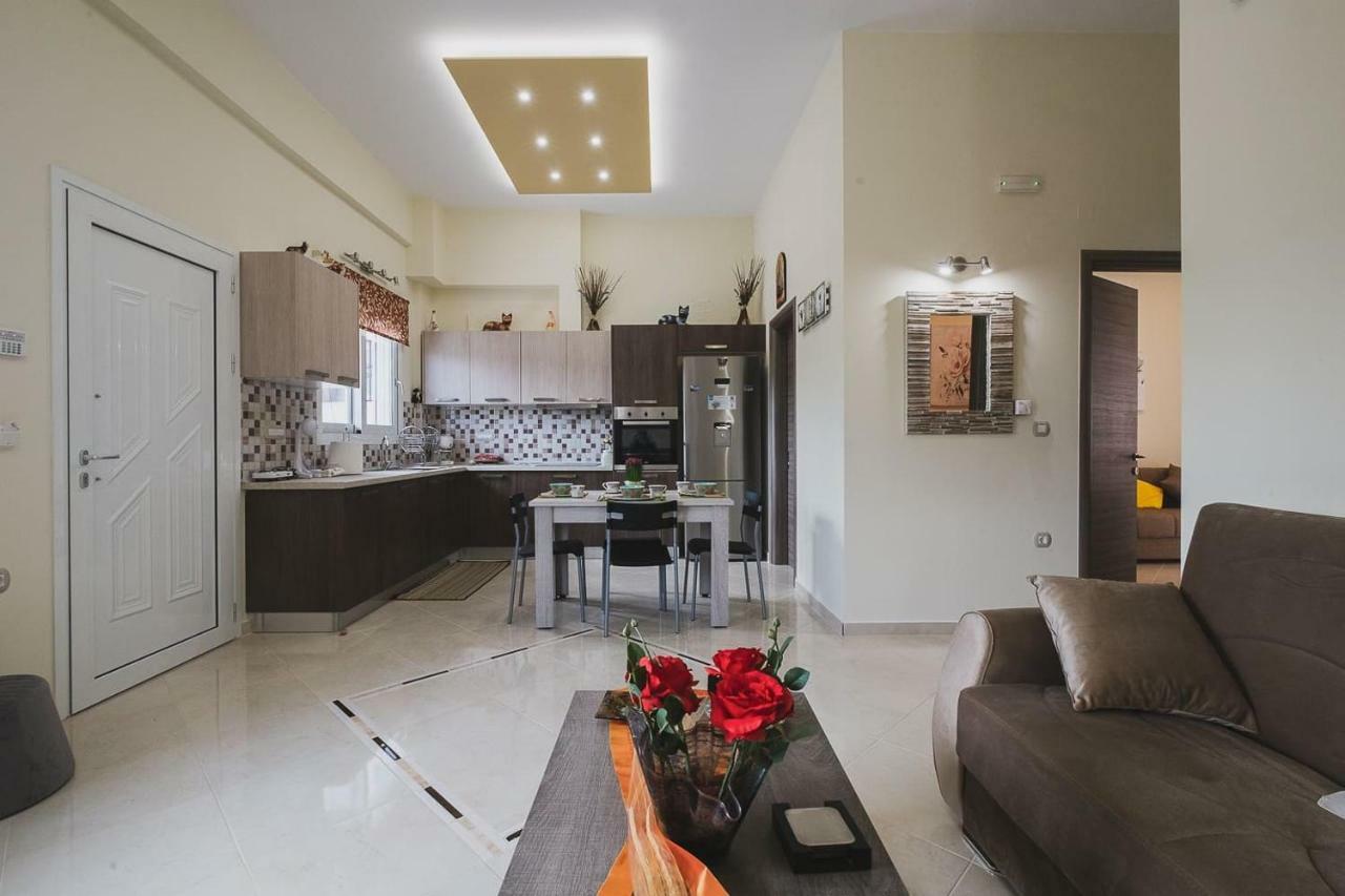 Spacious Home With Parking 干尼亞 外观 照片