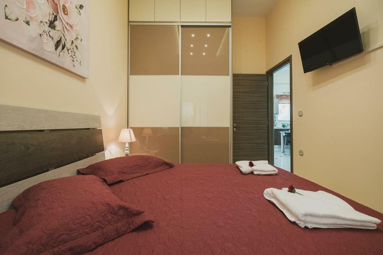Spacious Home With Parking 干尼亞 外观 照片