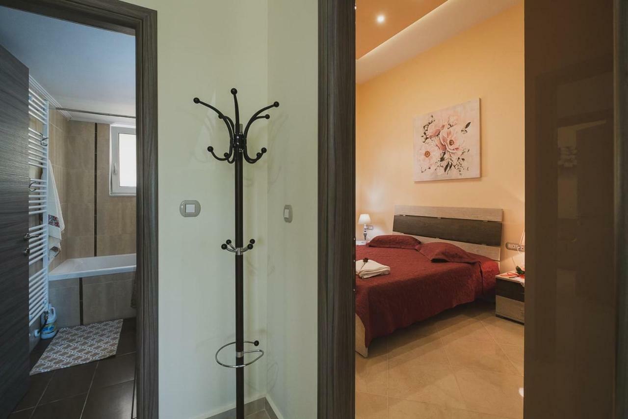 Spacious Home With Parking 干尼亞 外观 照片