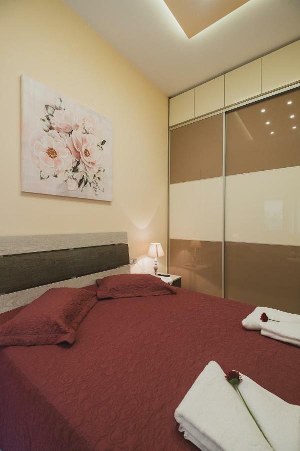 Spacious Home With Parking 干尼亞 外观 照片